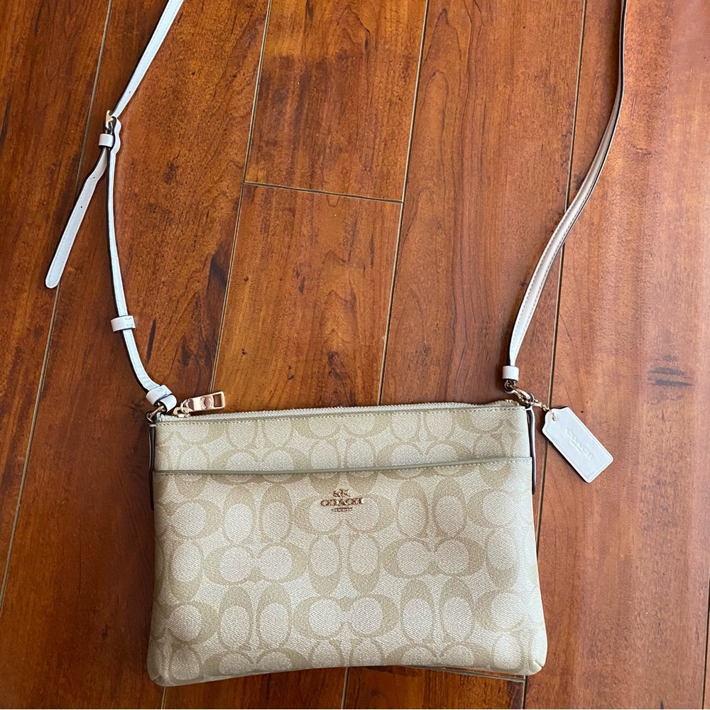 **Women’s Coach Handbag